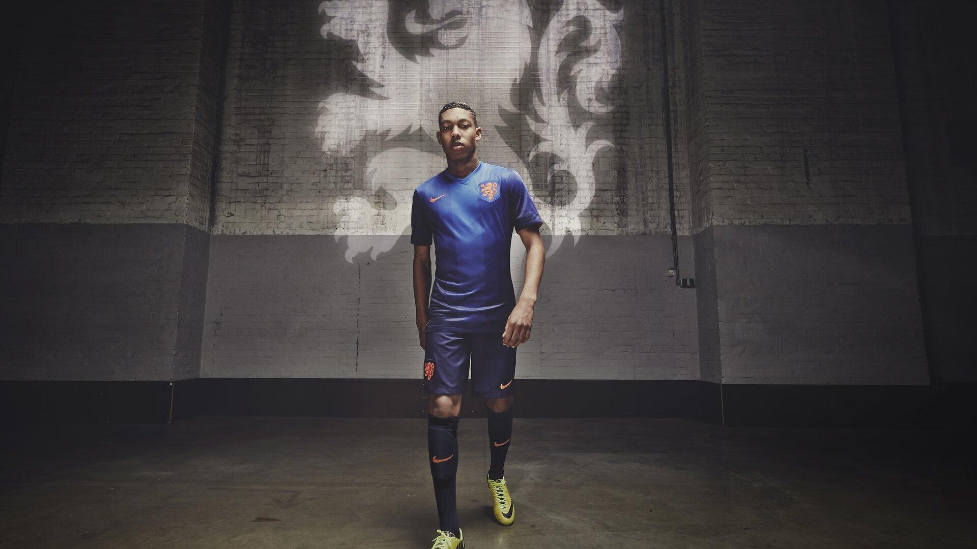 日本足球专家高井幸大，亚冠精英赛半决赛中成功冻结C罗的战术解析