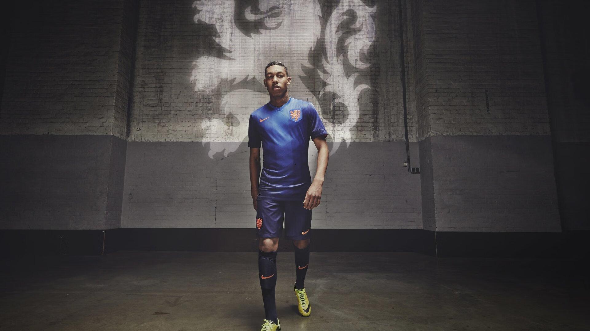 英超9月最佳扑救诞生，皮克福德神级反应，单掌托出努内斯必进球